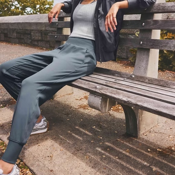 Athleta Venice Thick Highrise Dark Gray Heather Modern Joggers (M) - Picture 1 of 16